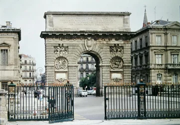 Ansicht des Arc de Triomphe auf der Promenade de Peyrou, Bau begonnen 1684 und abgeschlossen 1776