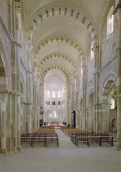 Ansicht des Inneren des Kirchenschiffs, ca. 1120-50