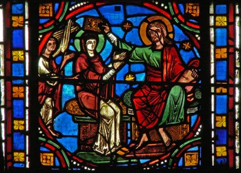 Fenster s2-C mit der Darstellung der Krönung der Jungfrau (modern)