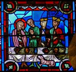 Fenster w0 zeigt eine Szene aus dem Leben des hl. Thomas: mit Gundaphorus