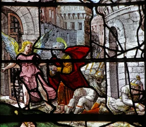 Fenster w13, das zeigt, wie der heilige Petrus von einem Engel aus dem Gefängnis geführt wird