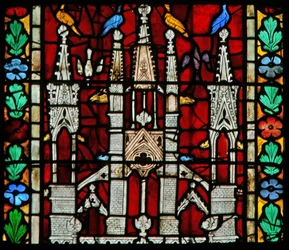 Fenster w205 mit einem Baldachin und Vögeln obenauf