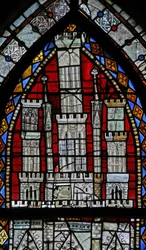 Fenster w9 mit einem Baldachin