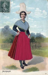 Frau in normannischer Tracht, um 1910
