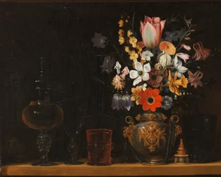 Stillleben mit einem Blumenstrauß und Glaspokalen
