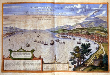 Die Straße von Messina - Kalabrien ist links, während Messina und der Ätna rechts in Sizilien liegen. Atlas von Braun und Hogenberg