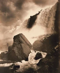Niagara im Sommer, von unten