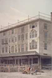 Ansicht des Billingsgate-Marktes mit Menschen und Fischen am Kai, City of London, 1810