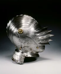 Geschlossener Helm im Maximilianstil, um 1520