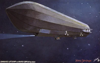 Zeppelin-Luftschiff fliegt bei Nacht
