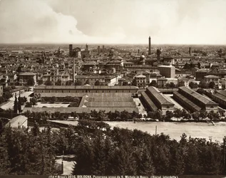 Panorama der Stadt Bologna: Blick von San Michele in Bosco.