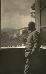Porträt von Alfredo Trombetta in Uniform mit Zigarette in der Hand