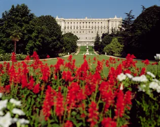 Palacio Real von den Gärten, begonnen 1738