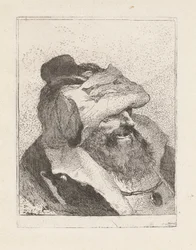 Alter Mann mit Hut auf der Stirn