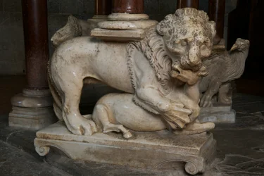 Löwe, auf der Kanzel in der Kirche Sant