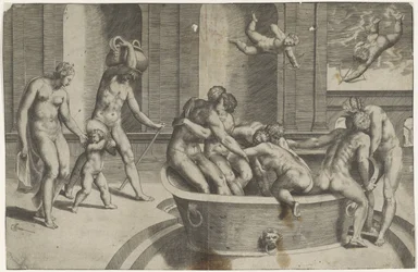 Männer und Frauen in großer Badewanne