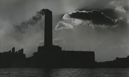 Kraftwerk an der Themse, London 1950er Jahre