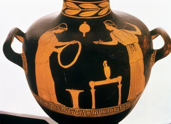 Detail einer attischen rotfigurigen Hydria (Keramik)