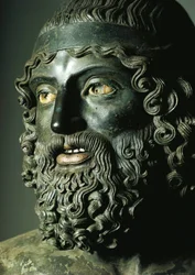 Detail des Kopfes von Statue A oder dem Jüngeren der Riace-Bronzen