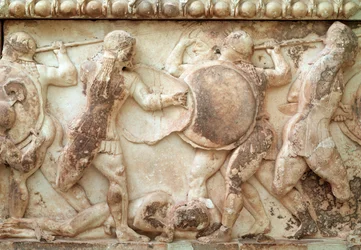 Gigantomachie (Kampf zwischen Göttern und Giganten) (Relief, Fries, 525 v. Chr.)