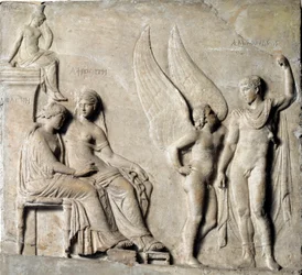 Griechische Kunst: „Paris, der Prinz von Sparta, verführt Helena von Troja; Aphrodite ist dargestellt“. Marmorrelief nach einem griechischen Original. 1. Jahrhundert v. Chr. Museo Archeologico Nazionale, Neapel