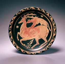Apulische rotfigurige Schale, zugeschrieben dem Lampas-Maler, ca. 350-325 v. Chr.