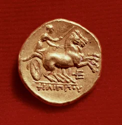 Rückseite eines Staters von Philipp II. (382-336 v. Chr.) von Makedonien, einen Wagenlenker darstellend, 356-336 v. Chr. (Gold)