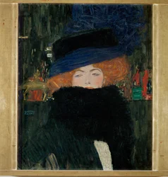 Dame mit Hut und Federboa