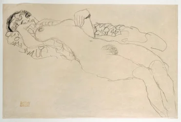 Liegender Akt nach links gedreht