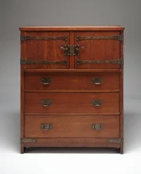 Leinenschrank