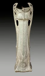 Jugendstil: Jardiniere um 1902-1903 von Hector Guimard (1867-1942), 20. Jahrhundert. Sevres, Nationalmuseum für Keramik.