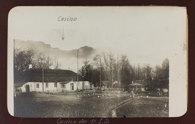 Erster Weltkrieg: die Ukraine in den Jahren 1914-1916 während der Invasion der deutschen Armee. Gebäude namens das Casino (s/w Foto)