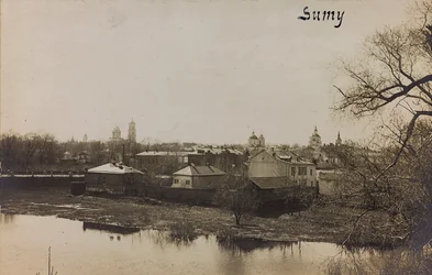Erster Weltkrieg: die Ukraine in den Jahren 1914-1916 während der Invasion der deutschen Armee. Ansicht von Sumy (s/w Foto)