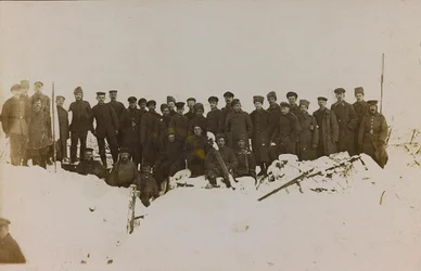 Erster Weltkrieg: Die Ukraine in den Jahren 1914-1916 während der Invasion der deutschen Armee. Gruppe von Soldaten