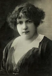 Porträt von Mme Adolphe Brisson alias Yvonne Sarcey