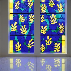 Baum des Lebens, Buntglas hinter dem Altar in der Kapelle des Rosenkranzes, Vence
