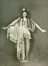 Eine athenische Frau der Mode 600-468 v. Chr., 1924