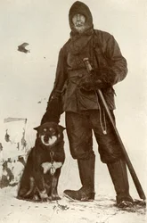 C. H. Meares und Osman, der Anführer der Hunde, 28. August 1911, 1913