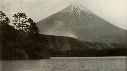 Fuji von Nishi-No-Umi, 1910