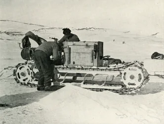 Einer der Motorschlitten, 1911, 1913