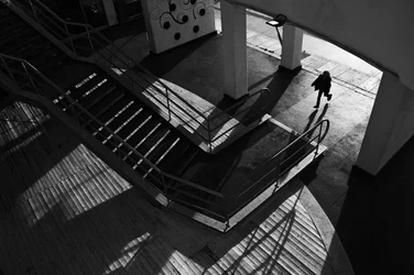 Städtisches Licht und Schatten