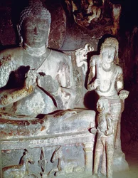 Sitzender Buddha, der die erste Lehrgeste macht, aus der Caitya-Halle der Höhle 10