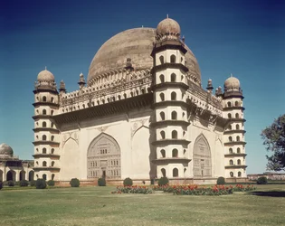 Ansicht des Gol Gumbaz, Mausoleum von Mohammed Adil Shah II (1627-57), erbaut 1659