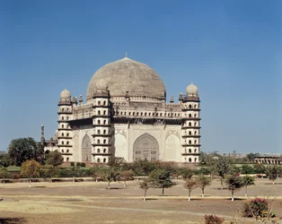Ansicht des Gol Gumbaz, Mausoleum von Mohammed Adil Shah II (1627-57), erbaut 1659