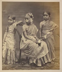 Gruppe von Kindern aus Madras, Schmucktrageweise, ca. 1870