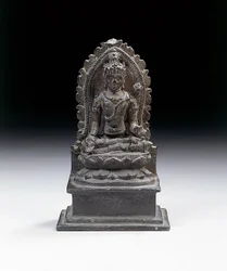 Javanische Figur von Padmapani, spätes 9. Jahrhundert
