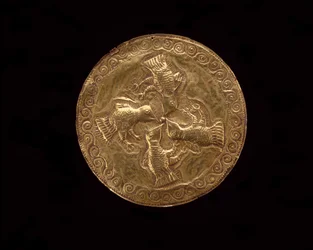 Pektorale, Völker der Molukken