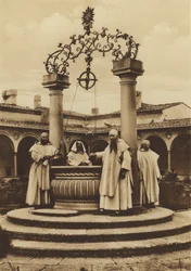 Florenz: Umgebung von Florenz, Certosa, Der Brunnen im Großen Kreuzgang