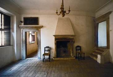 Zimmer mit Kamin im Geburtshaus von Raphael