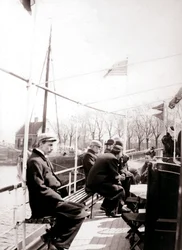 Bootspassagiere, Broek, Niederlande, 1898